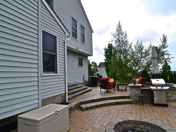 5th image of 831 Corylus Dr SW
