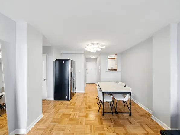 1360 Ocean Parkway 7B image 3 of 12