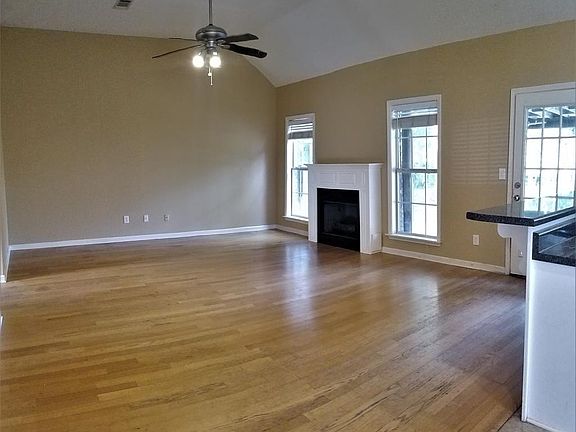 2nd image of 200 Shelbi Dr