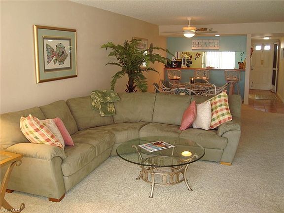 3rd image of 142 Palm Dr APT 1