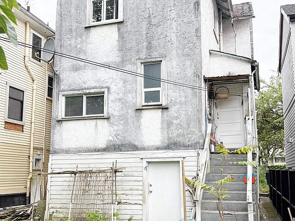 2nd image of 3034 Glen Dr