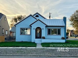 215 N 4th St, Nyssa, OR 97913