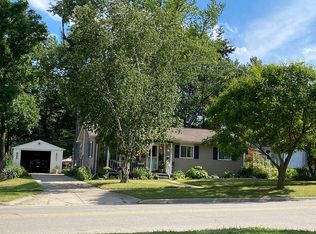 829 Washington St, Brighton, MI 48116