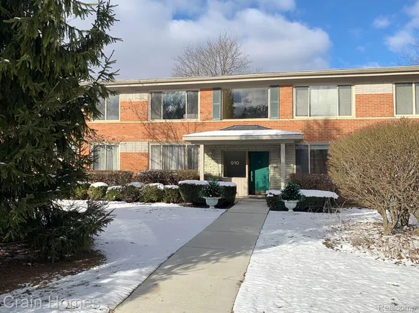910 N Adams Rd Unit 2, Birmingham, MI 48009