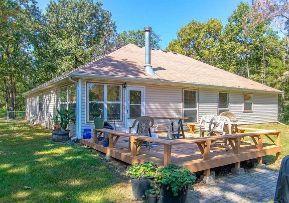 3rd image of 1216 Oakwood Dr