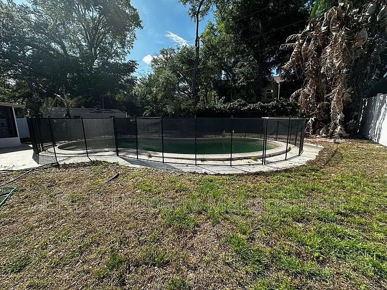 910 Sycamore Ln — Photo 31