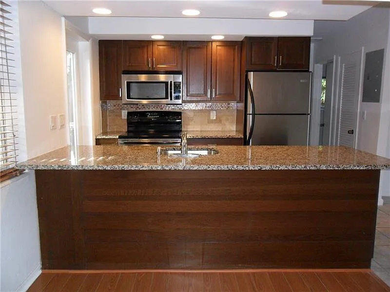 2 bed, 1.0 bath, 600 sqft, $2,250 — Photo 1