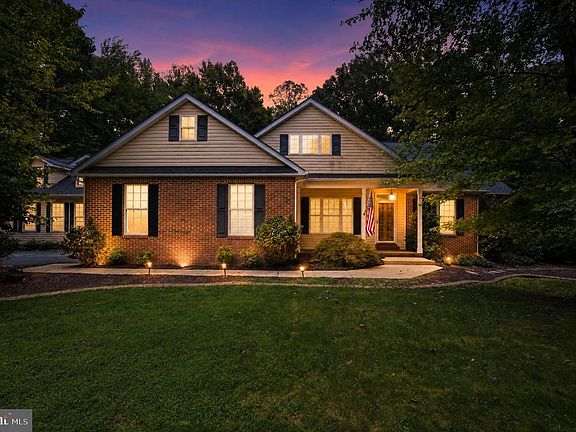 4th image of 6050 Deepdeen Pl