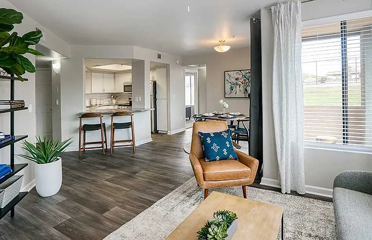Bella Vista Apartment Homes — Photo 8