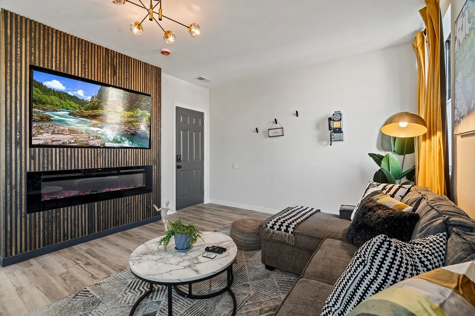 2 bed, 1.0 bath, $6,186 — Photo 3