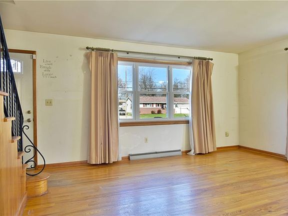 3rd image of 1665 Dodge Dr NW