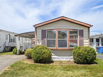 74 Bayview Park, Middletown, RI, 02842