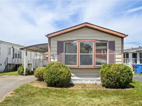 74 Bayview Park, Middletown, RI 02842