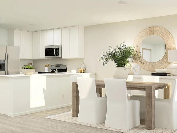 4th image of 2139 Edgewood St