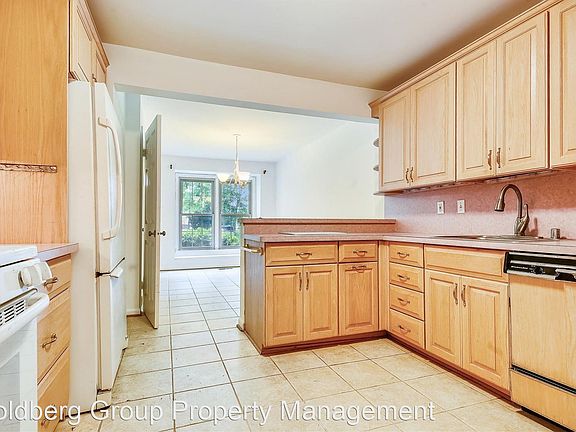 2nd image of 11424 Dorchester Ln