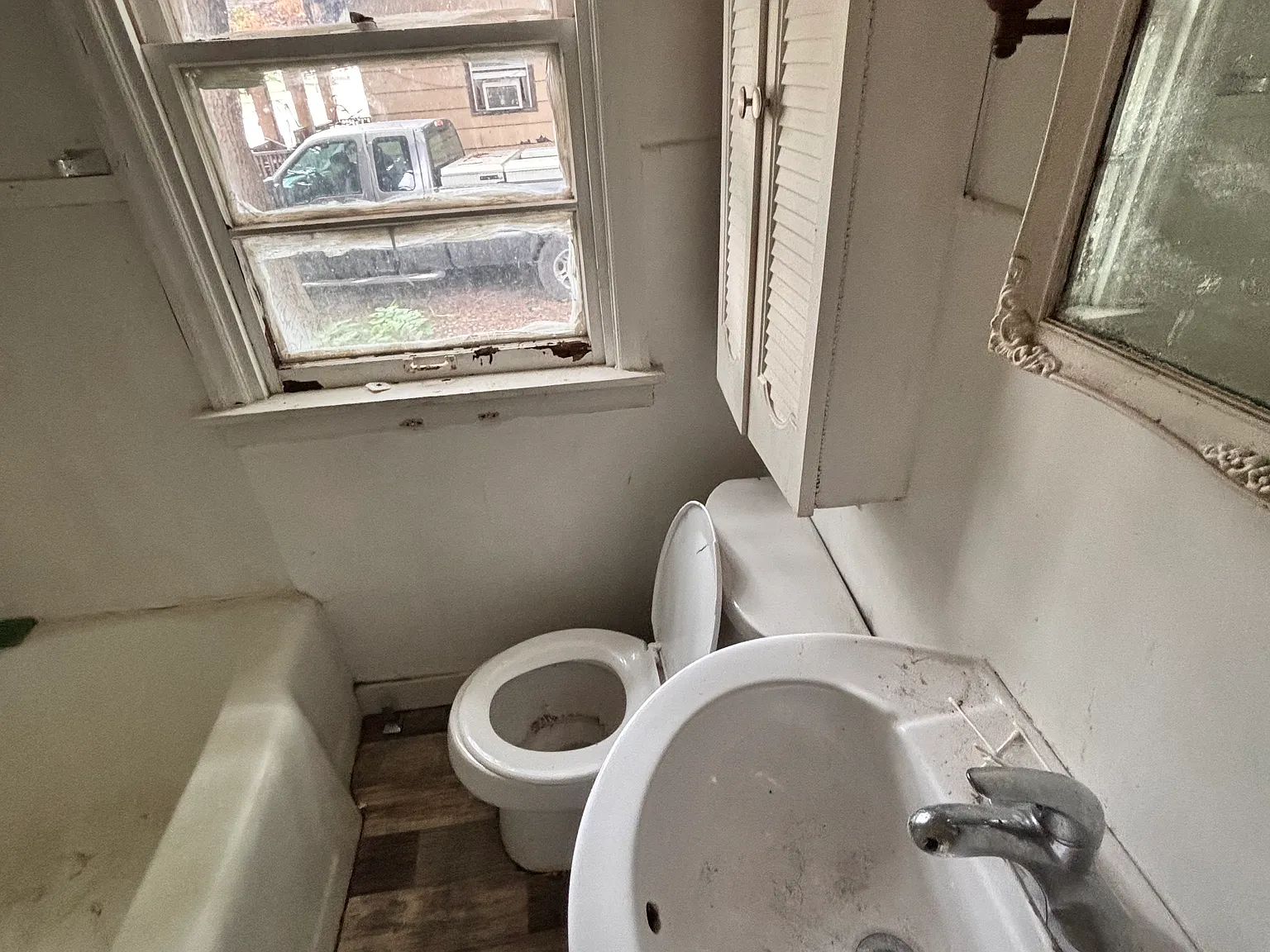 244 W Garfield Avenue — Photo 3