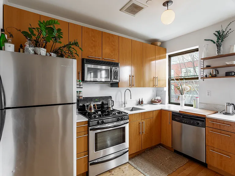84 Green St #3 — Photo 3