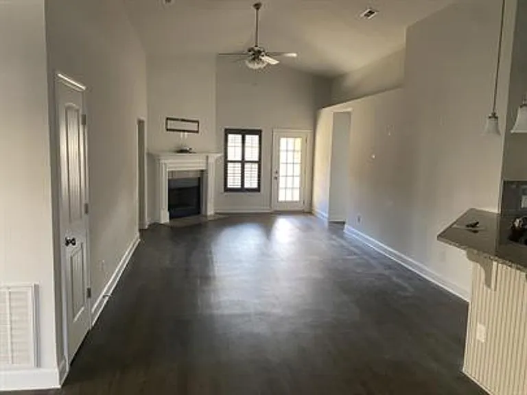 2413 Bell Manor Dr SW — Photo 12