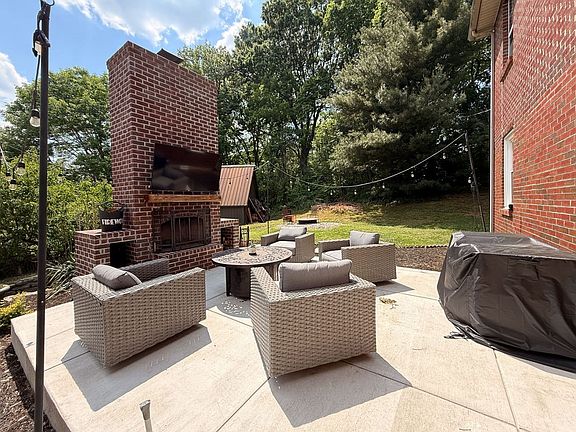5th image of 9675 Clovercroft Rd