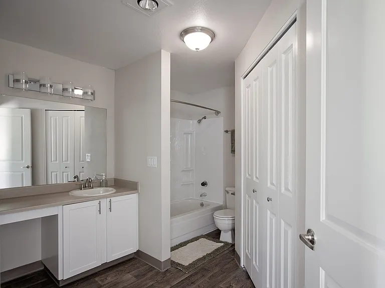 Stonesthrow Apartments — Photo 34