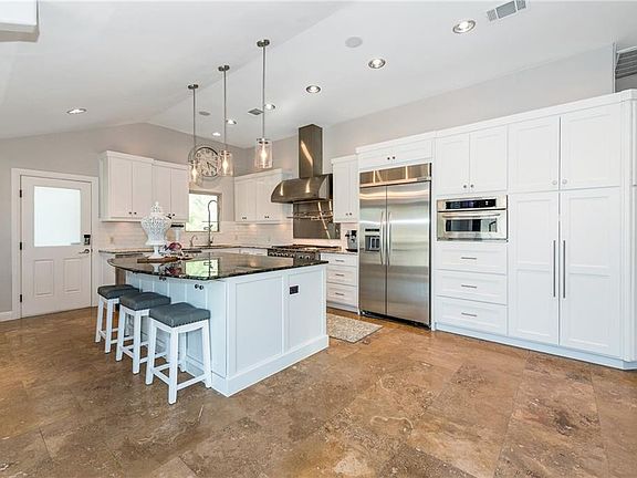 4th image of 4801 Crestway Dr