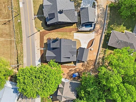 4th image of 379 Old Canton Rd