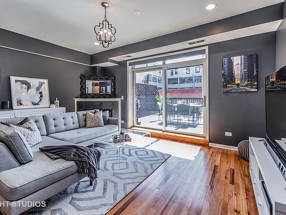 4th image of 657 W Fulton St Unit 204