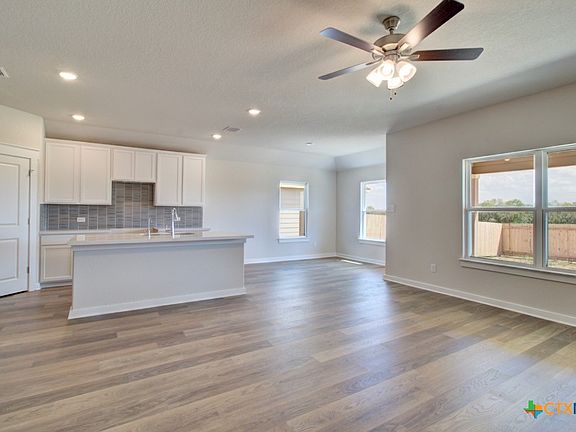 3rd image of 11118 Gaillardia Valley