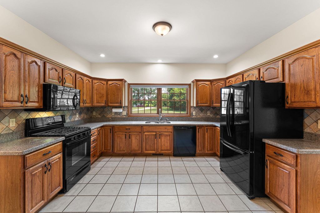 84 N 500 W, Valparaiso, IN - View 4
