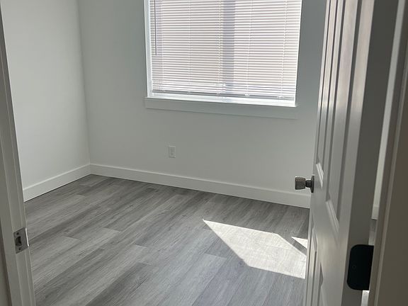 4th image of 115 Skeels Ave #3