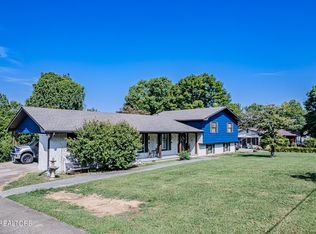528 Charlotte St, Athens, TN 37303