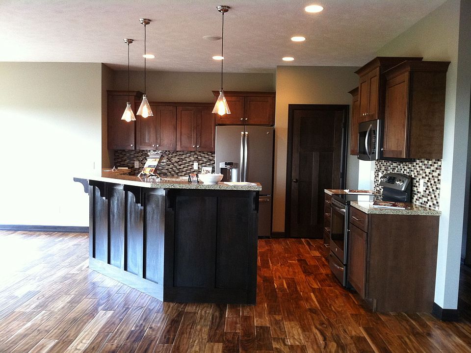 2nd image of 4705 E Mangrove St
