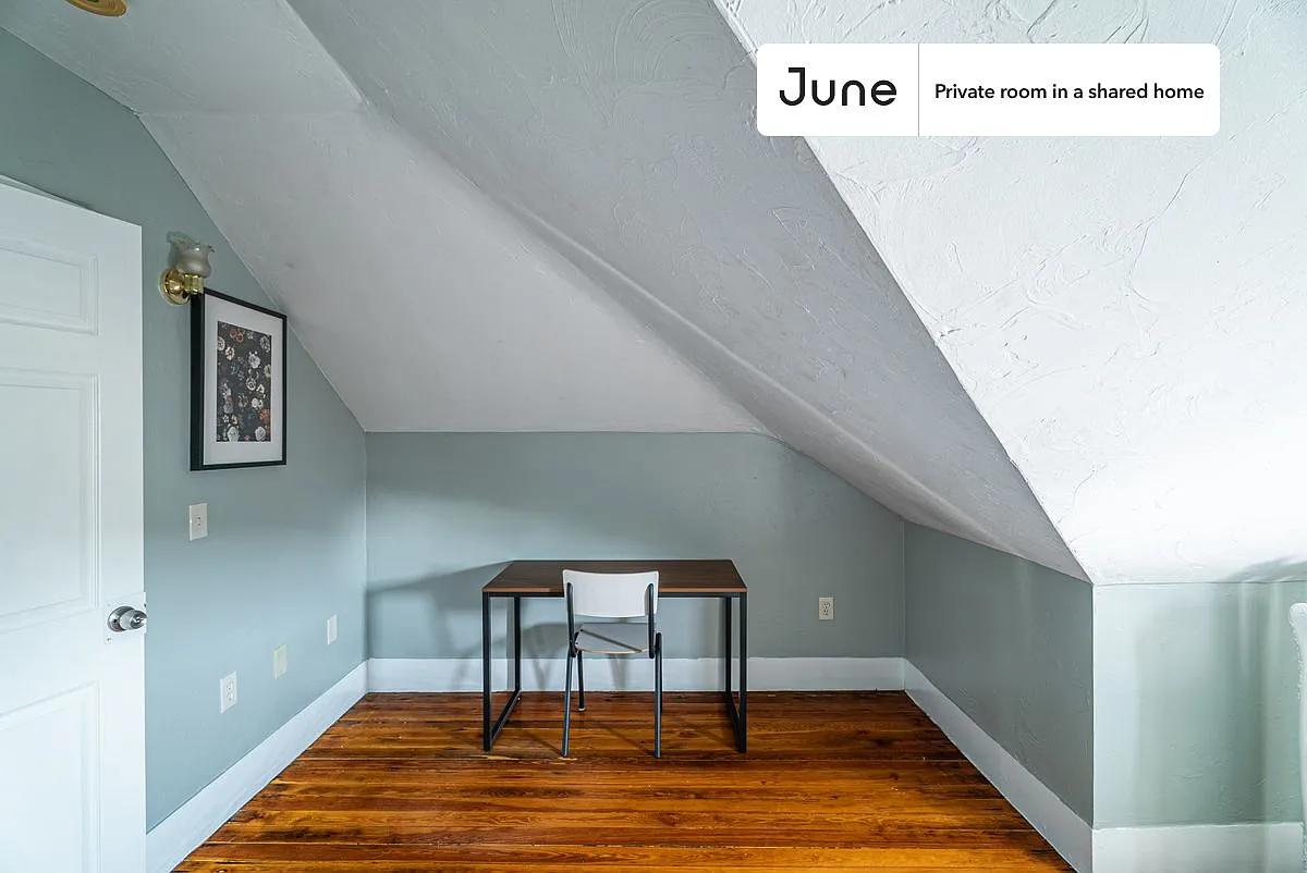 Building Photo - 6 Haskell St #F