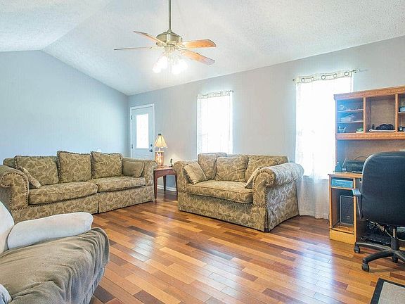 5th image of 1026 Ola Dale Dr