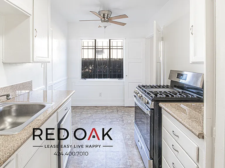 1024 Menlo Ave #6 — Photo 4