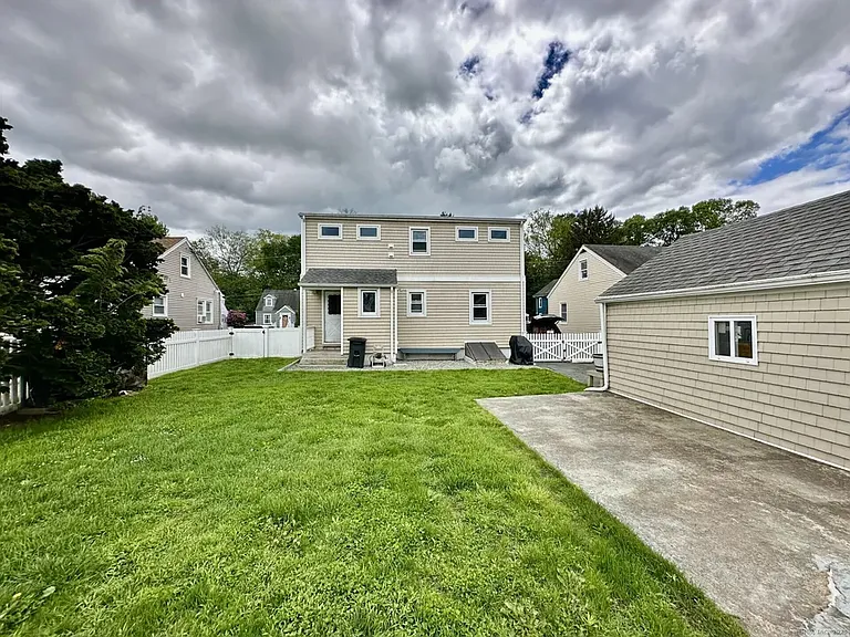33 Emerson St — Photo 17