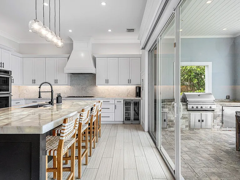 2100 Notre Dame Dr — Photo 11