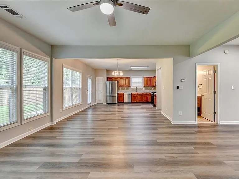 2208 Staunton Dr — Photo 12