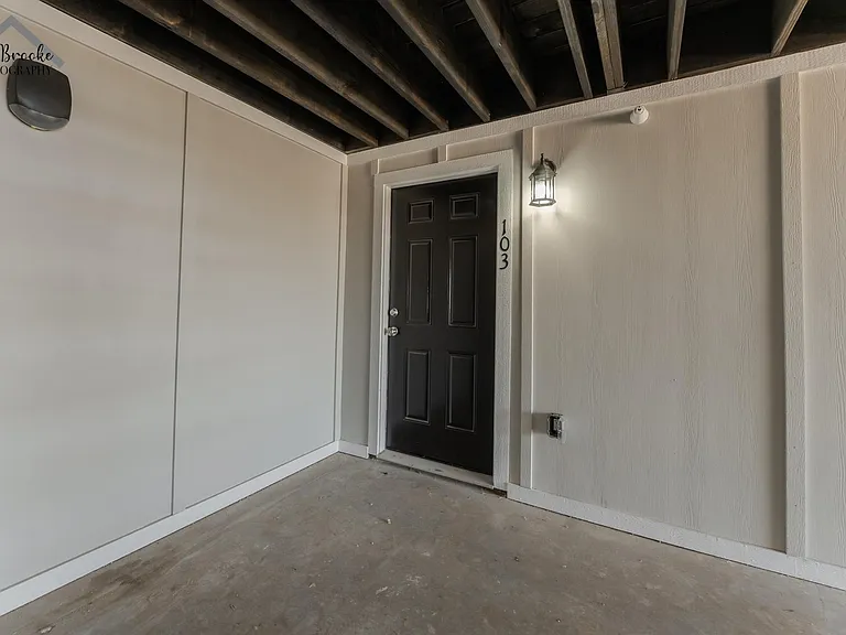 1509 Trigg Ln — Photo 3