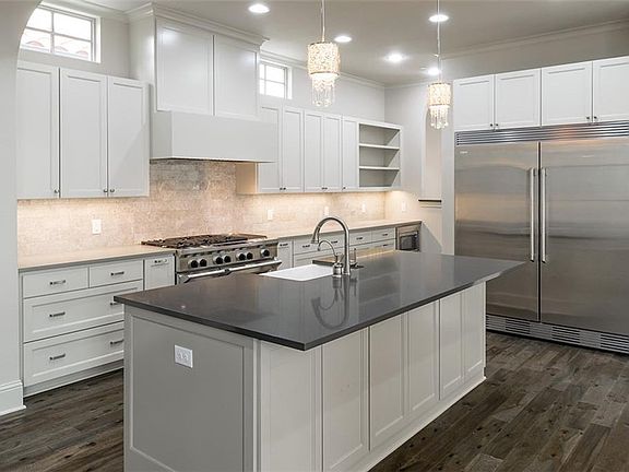 5th image of 50 Village Ln