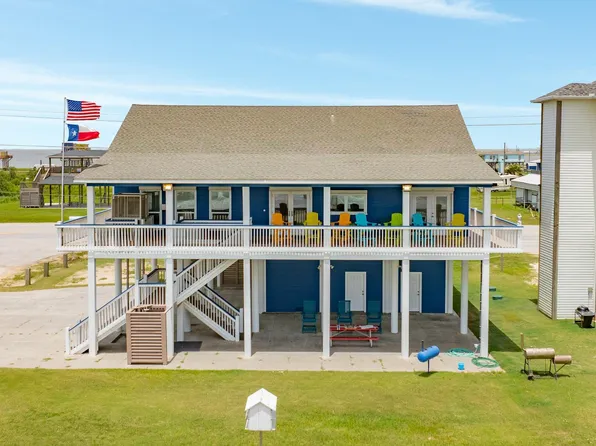 998 Austin St, Gilchrist, TX 77617