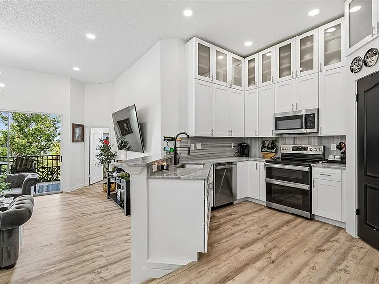 728 Coral Reef Dr #728 — Photo 10