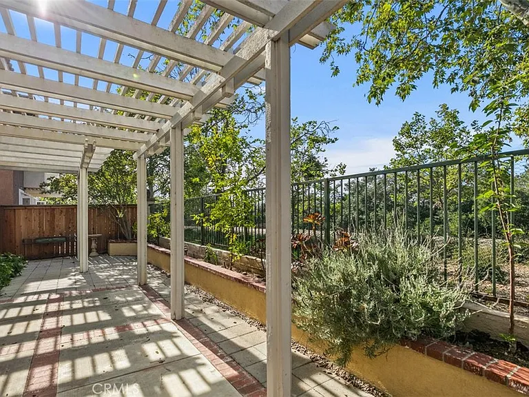 9 Acorn Rdg — Photo 11