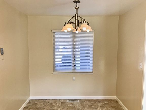 5th image of 1230 Lynn Way