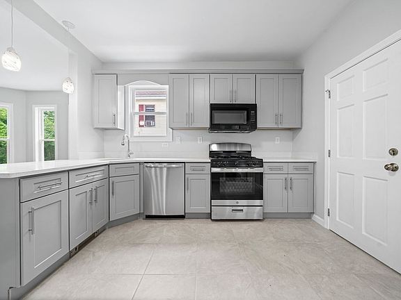 3rd image of 29-31 Davenport St