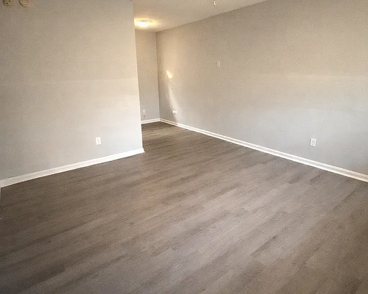615 Cedarwood Dr — Photo 2