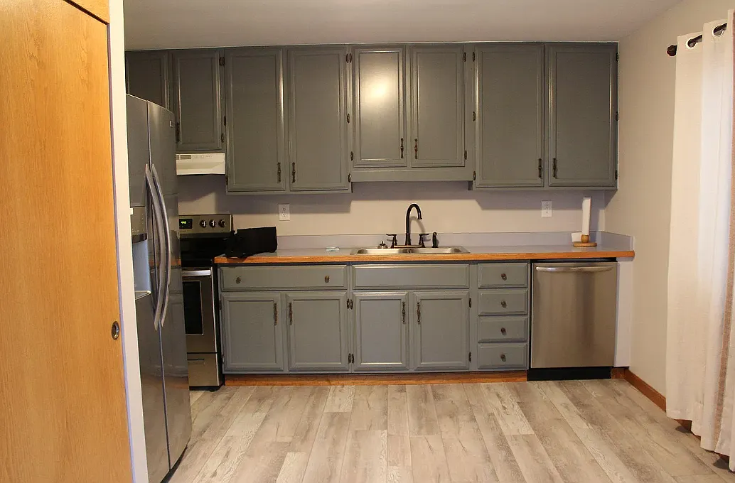 3 bed, 864 sqft, $1,700 — Photo 2