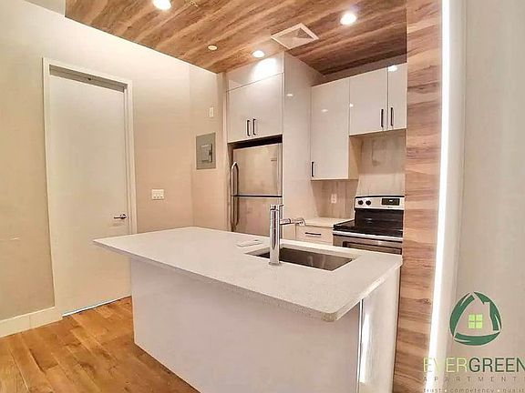 2nd image of 484 Hancock St APT 2B