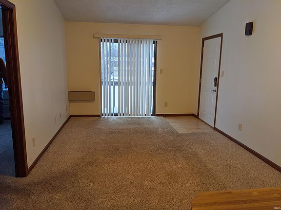 5th image of 1017 Clarinet Blvd E