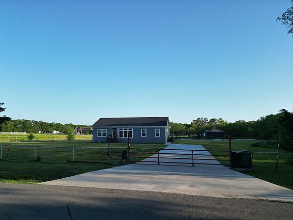 2nd image of 3837 County Road 2526
